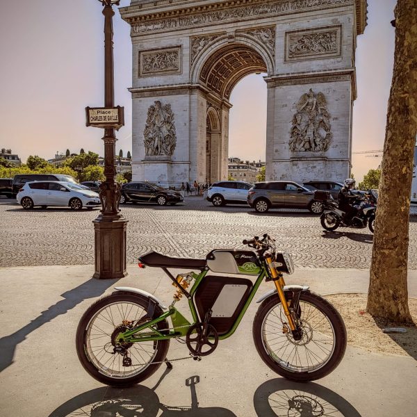 E-Racer SMA Concept - Arc de triomphe